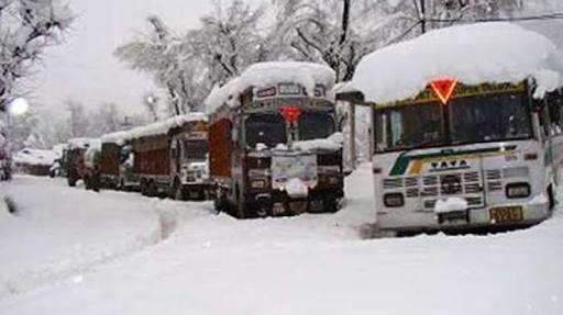 Fresh snowfall closes Srinagar-Leh highway